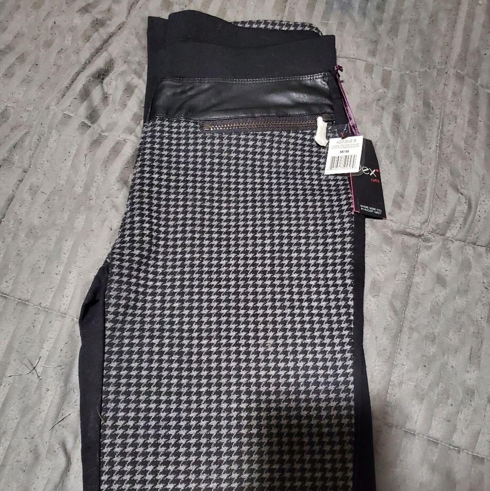BNWT Black & Grey thick leggings!